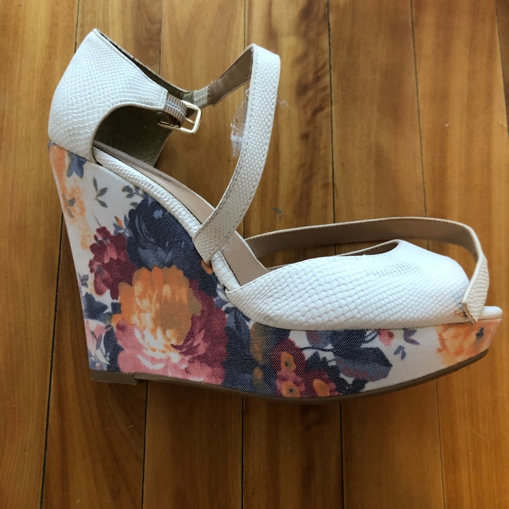Flower Wedges
